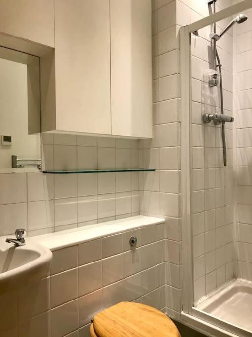 Quiet Kensington Flat Ideal For Central London Eksteriør billede